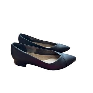Clarks Collection Pumps Womens 8 Black Excellent Pointed Toe Low Block Heel